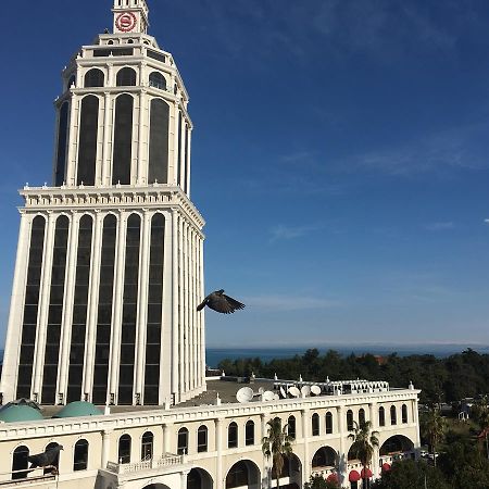 Irakli'S Apartment With Sea View 巴统 外观 照片