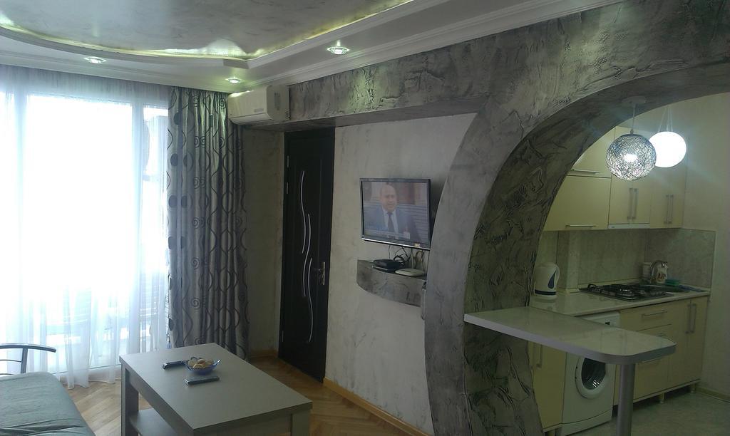 Irakli'S Apartment With Sea View 巴统 客房 照片