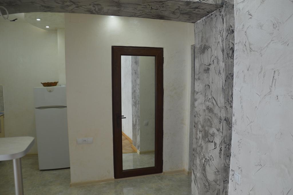 Irakli'S Apartment With Sea View 巴统 客房 照片