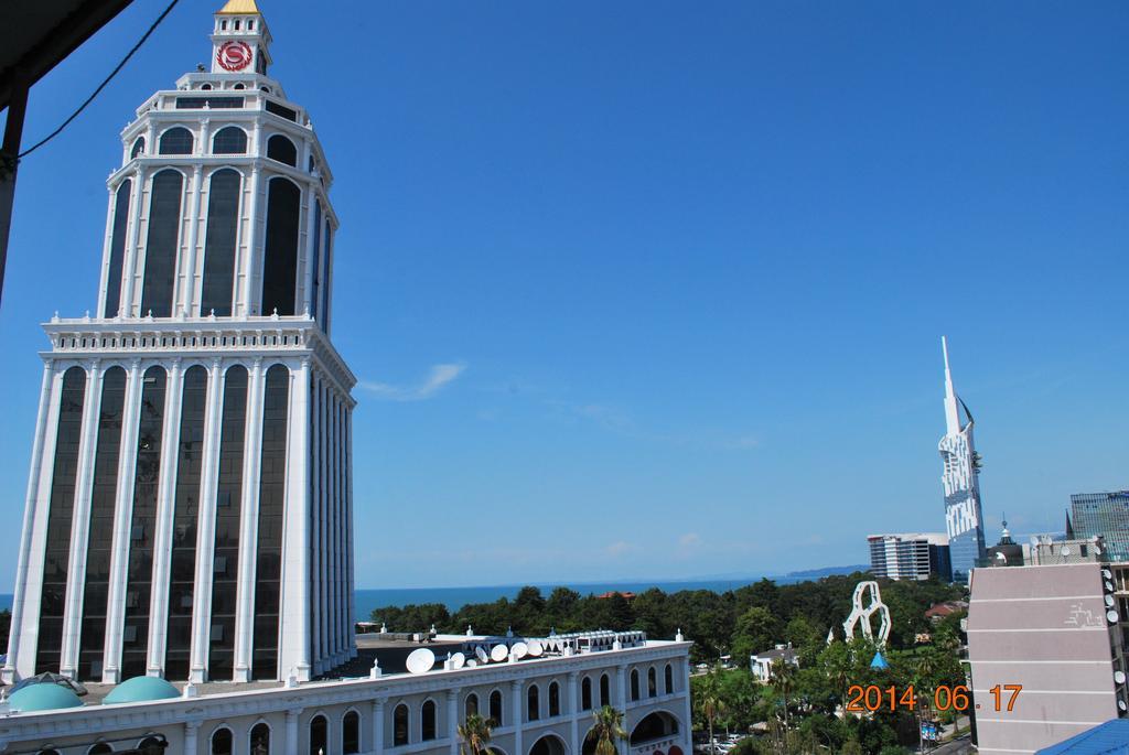 Irakli'S Apartment With Sea View 巴统 客房 照片